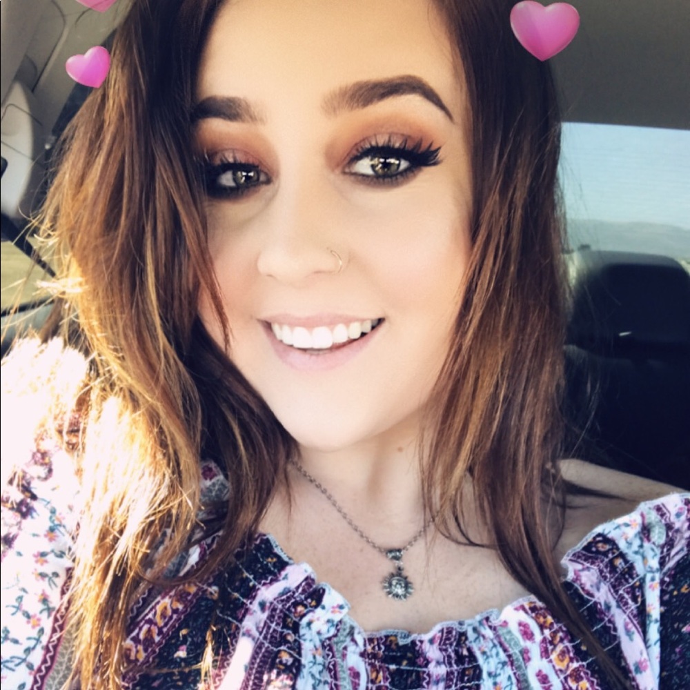Meet your Posher, Kayla